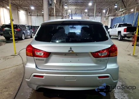 2011 Mitsubishi Outlander Sport Es z USA, uszkodzony, nr VIN JA4AP3AU5BZ005609